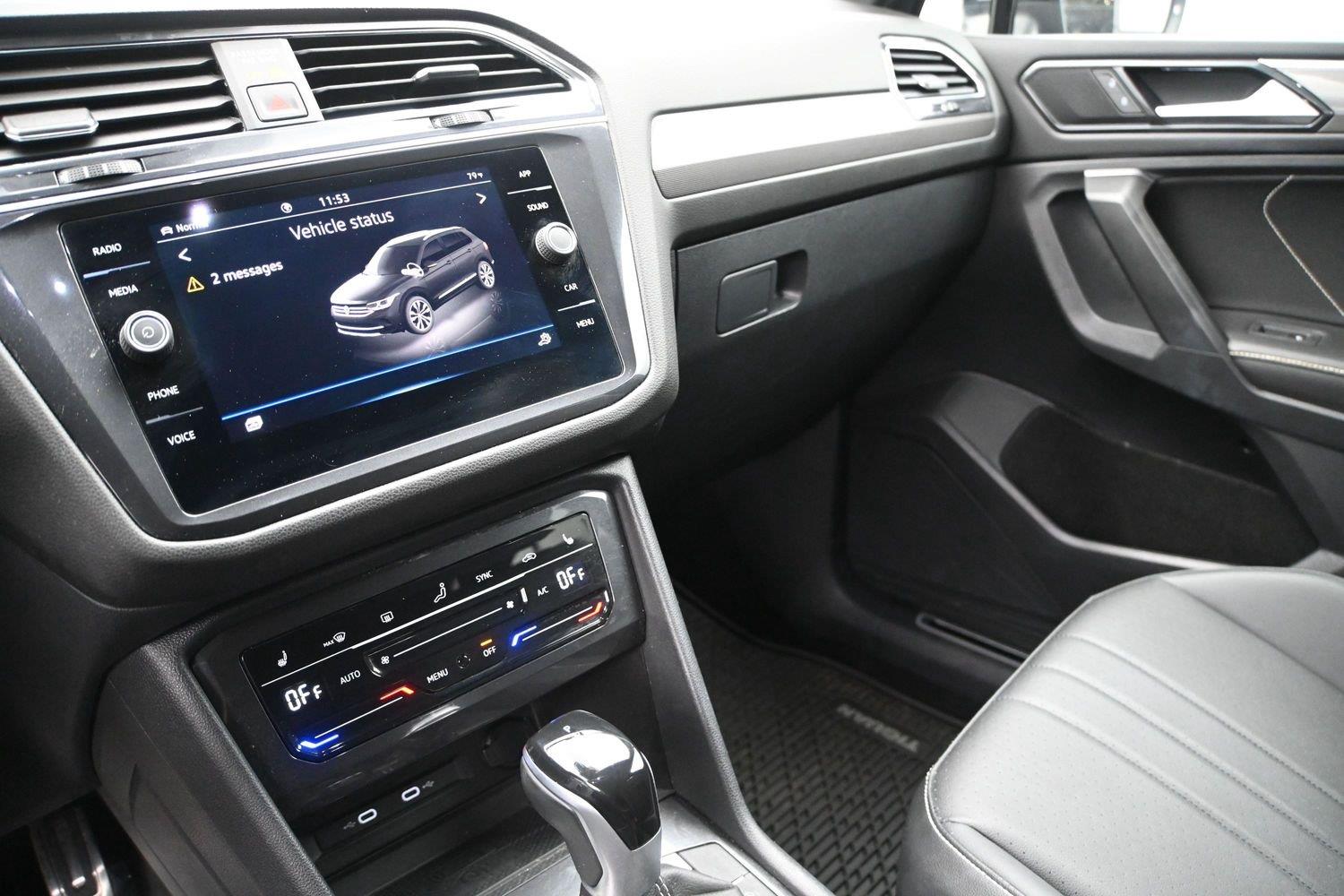Volkswagen Tiguan SE R-Line Black - Image 4