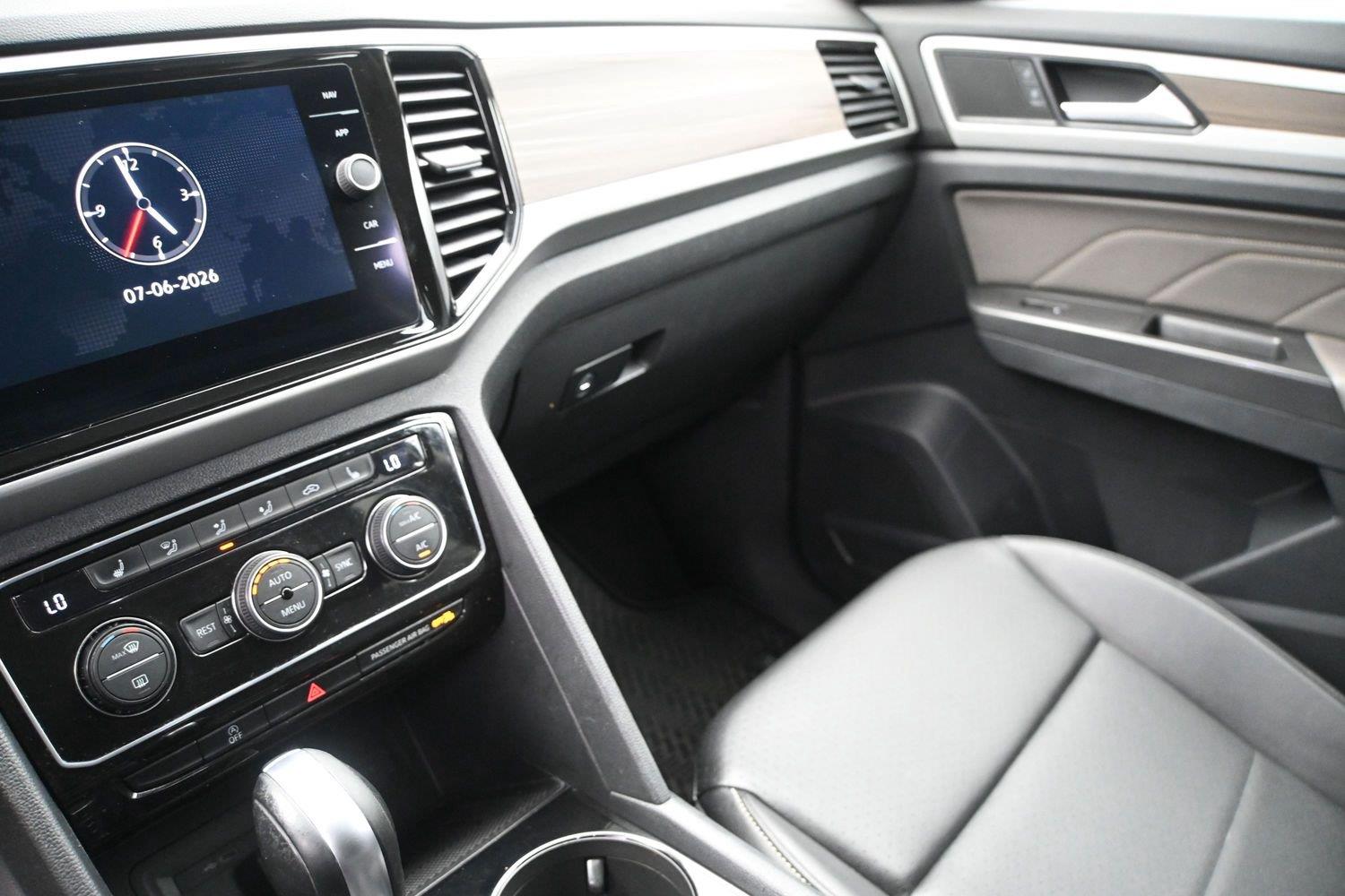 Volkswagen Atlas 3.6L V6 SEL - Image 3
