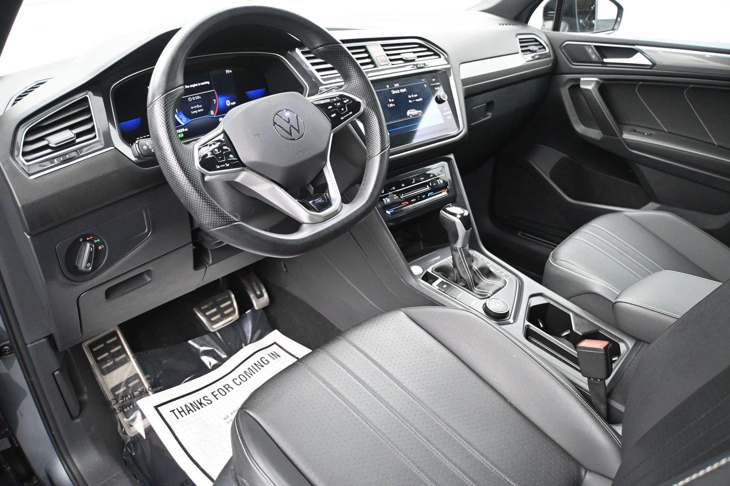 Volkswagen Tiguan SE R-Line Black - Image 2