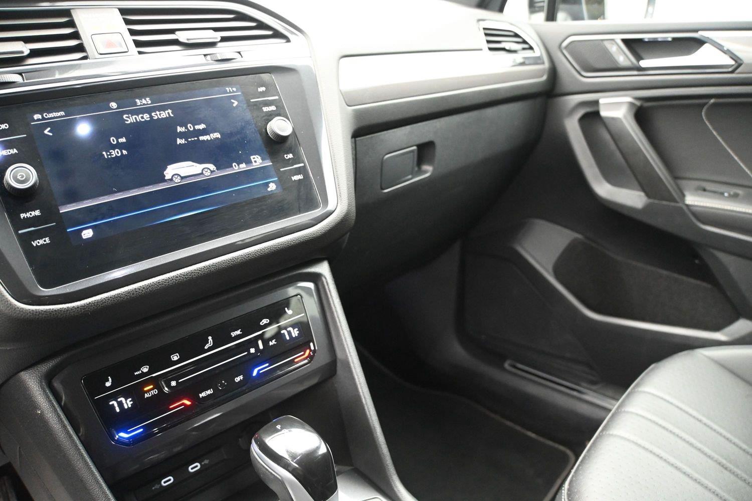 Volkswagen Tiguan SE R-Line Black - Image 4
