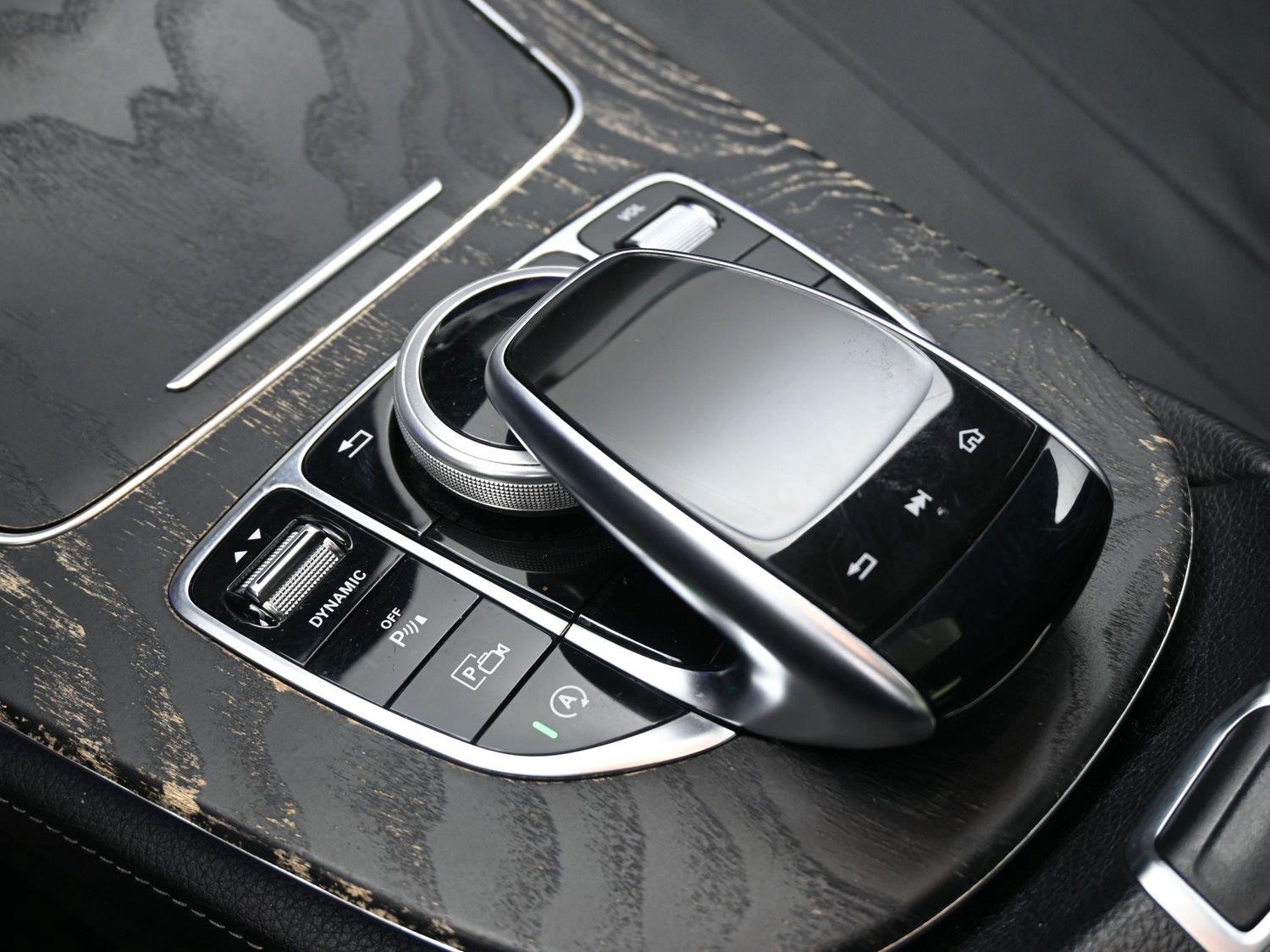 Mercedes-Benz E-Class E 300 - Image 5