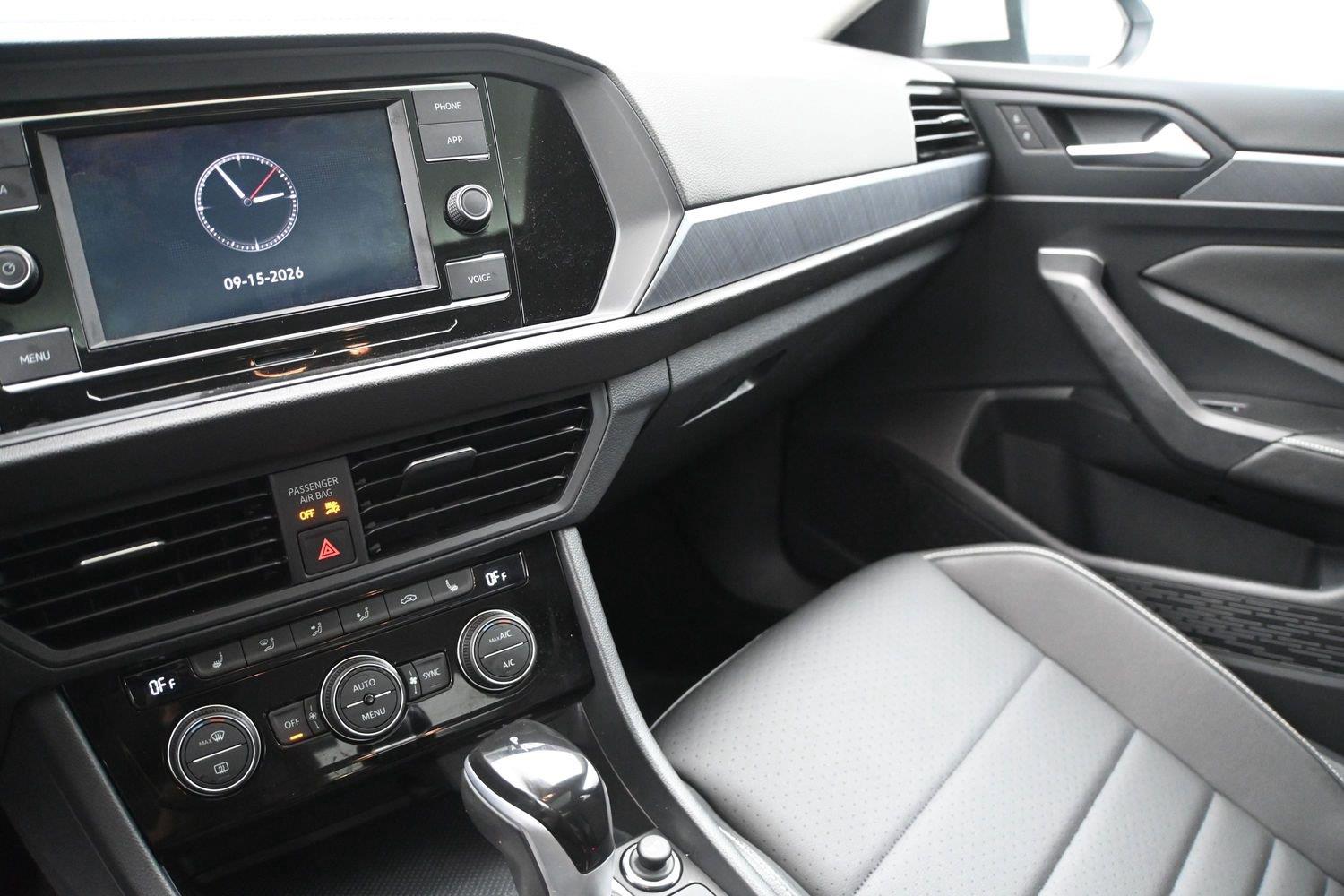 Volkswagen Jetta SE - Image 4