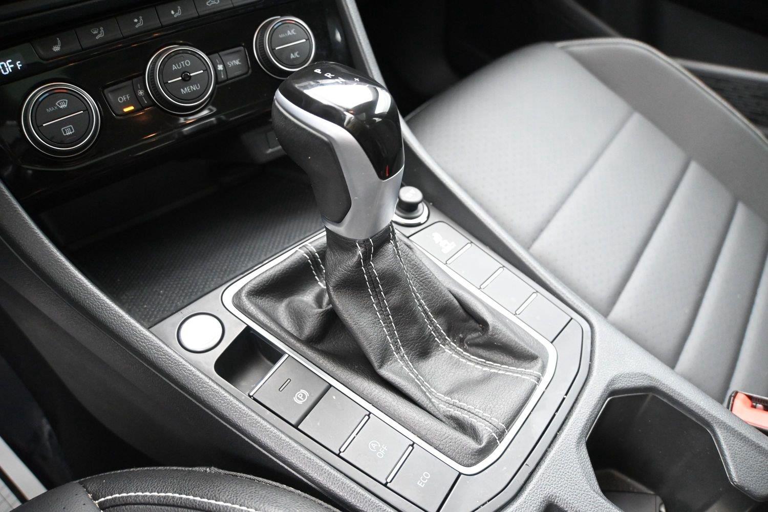 Volkswagen Jetta SE - Image 5