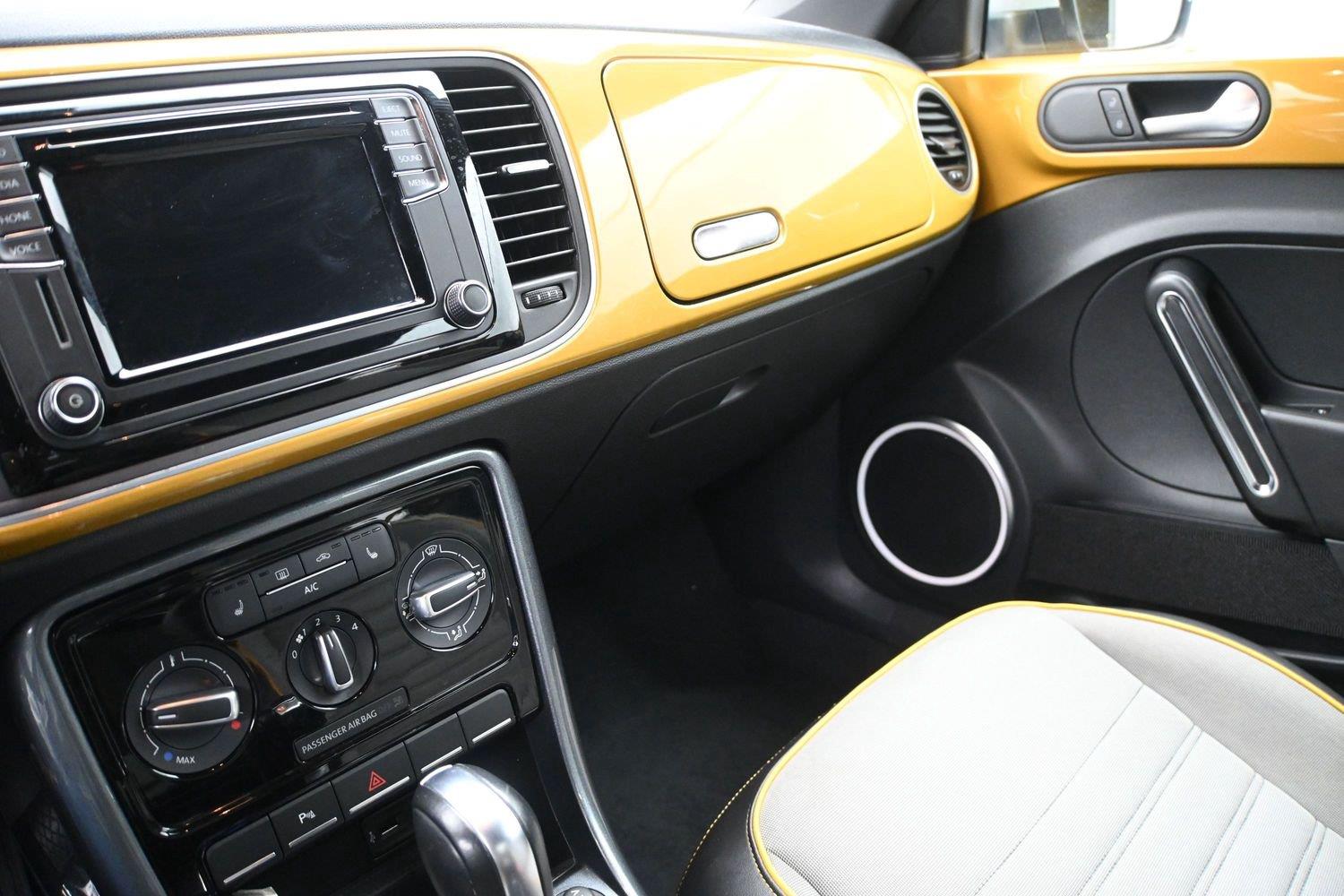 Volkswagen Beetle 1.8T Dune - Image 4