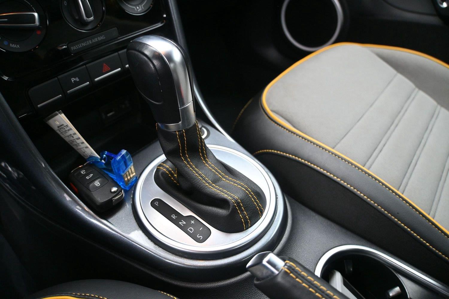 Volkswagen Beetle 1.8T Dune - Image 5
