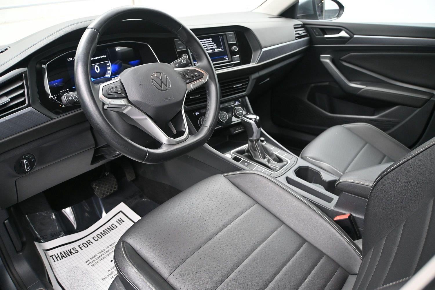 Volkswagen Jetta SE - Image 2