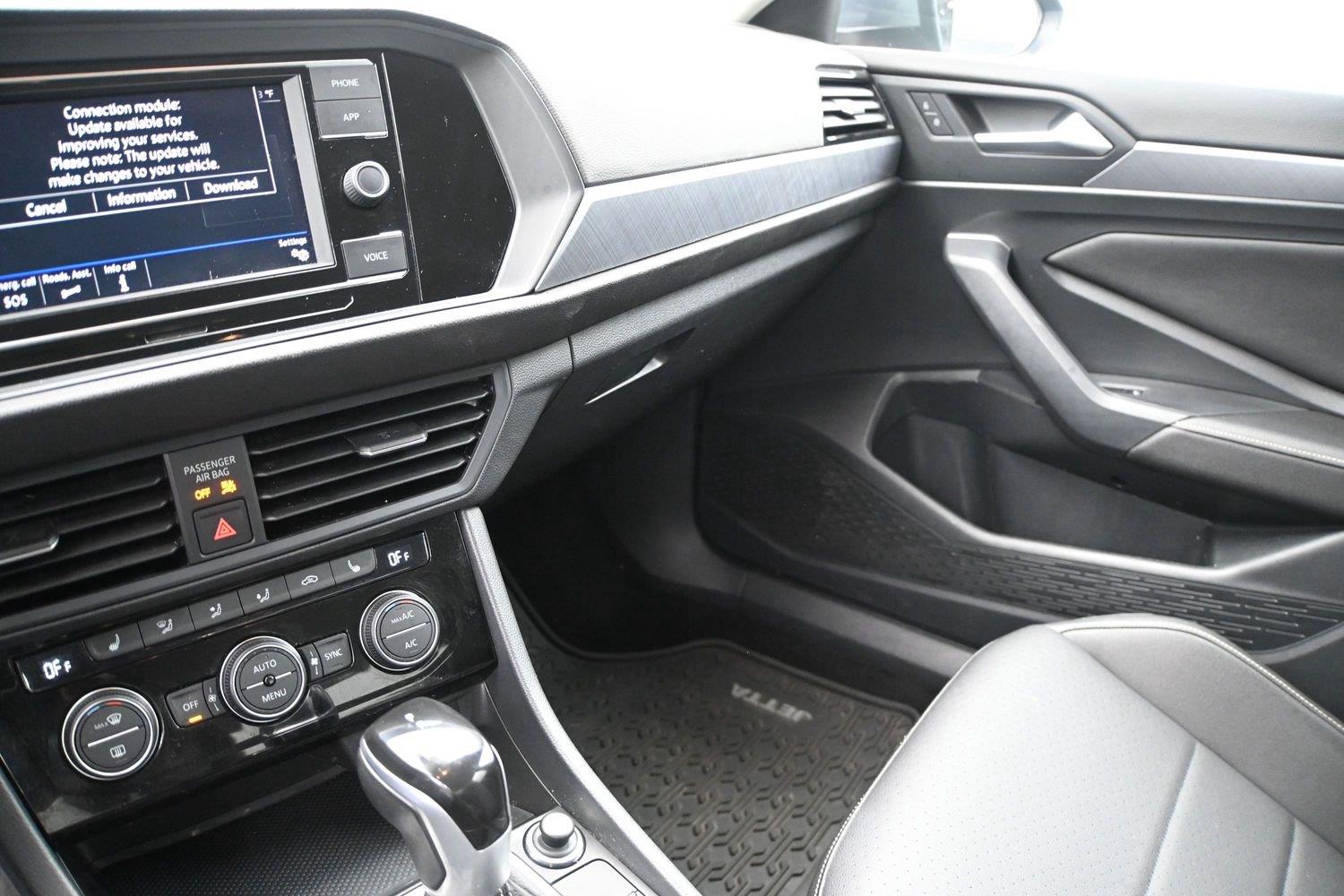 Volkswagen Jetta SE - Image 4