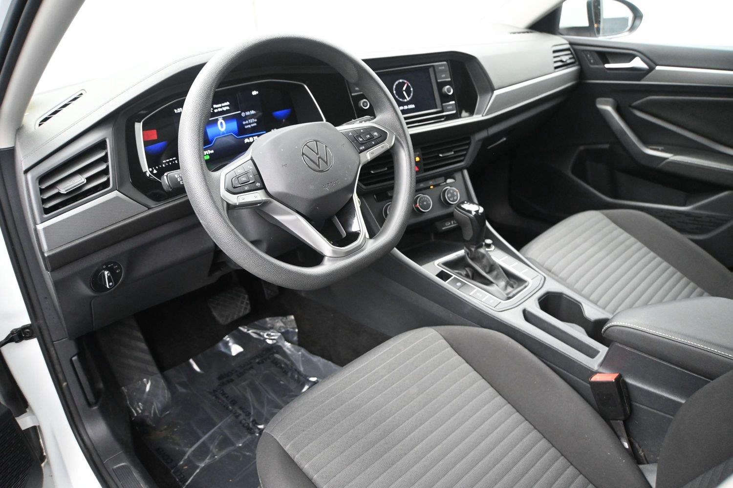Volkswagen Jetta S - Image 2