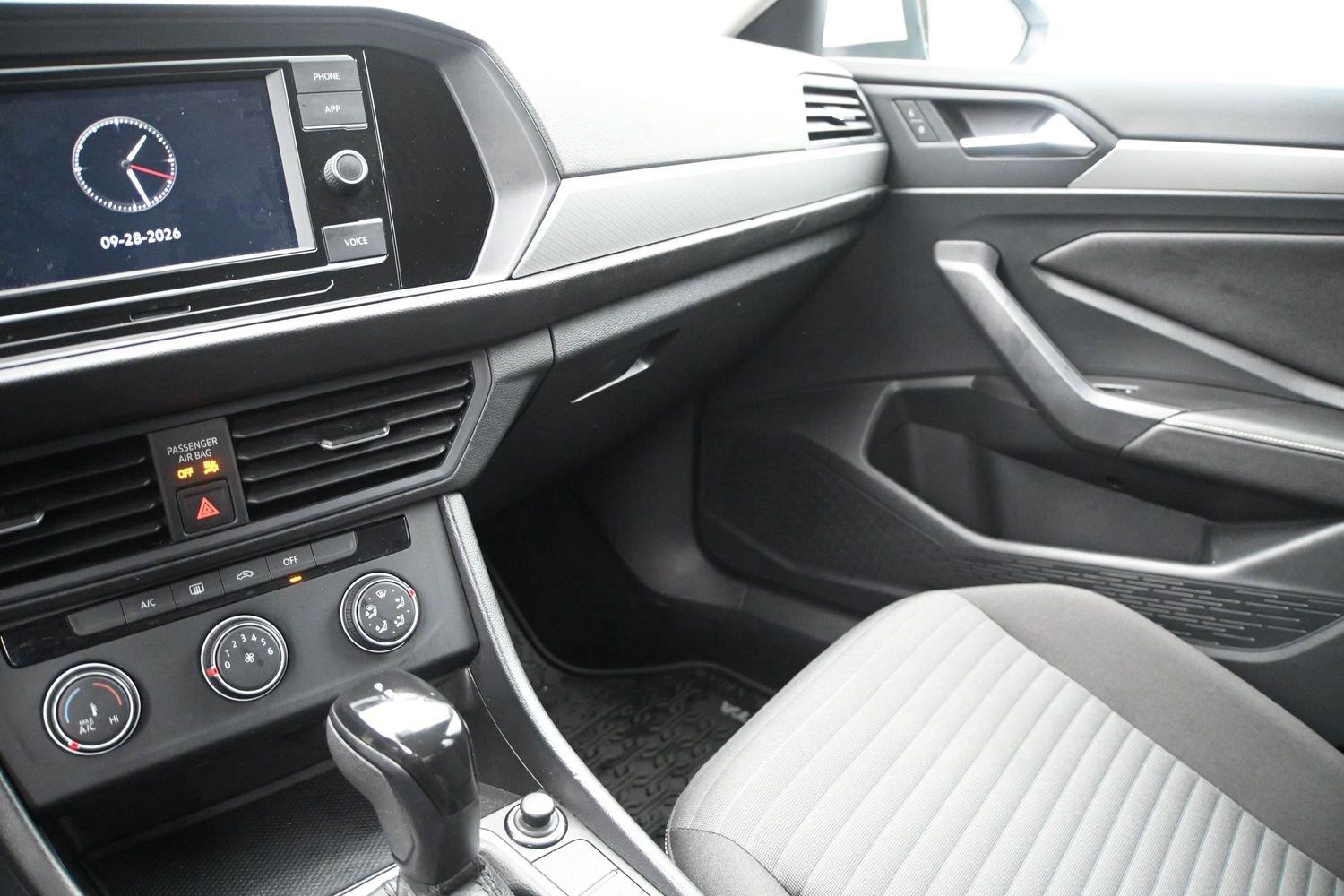 Volkswagen Jetta S - Image 4