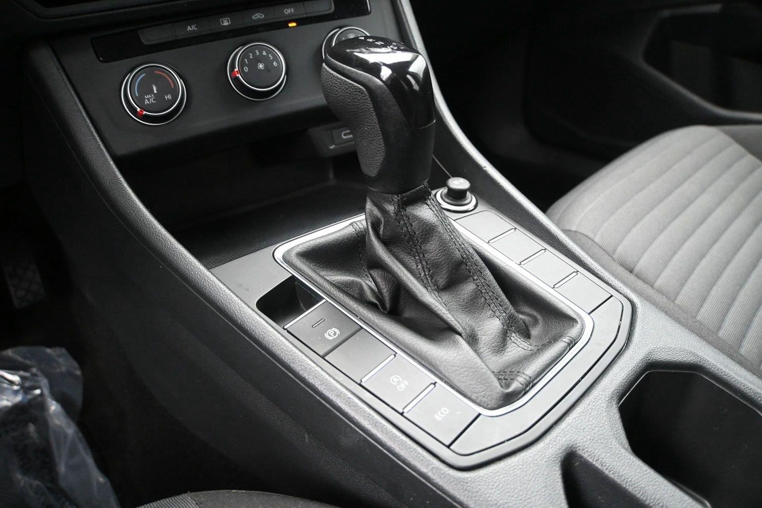 Volkswagen Jetta S - Image 5