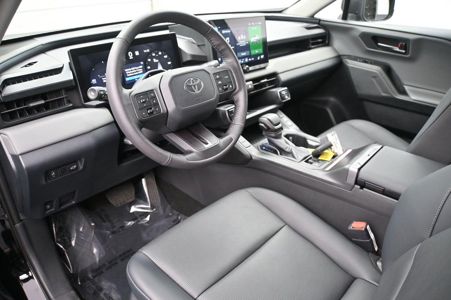 Toyota RAV4 XLE Premium - Image 2