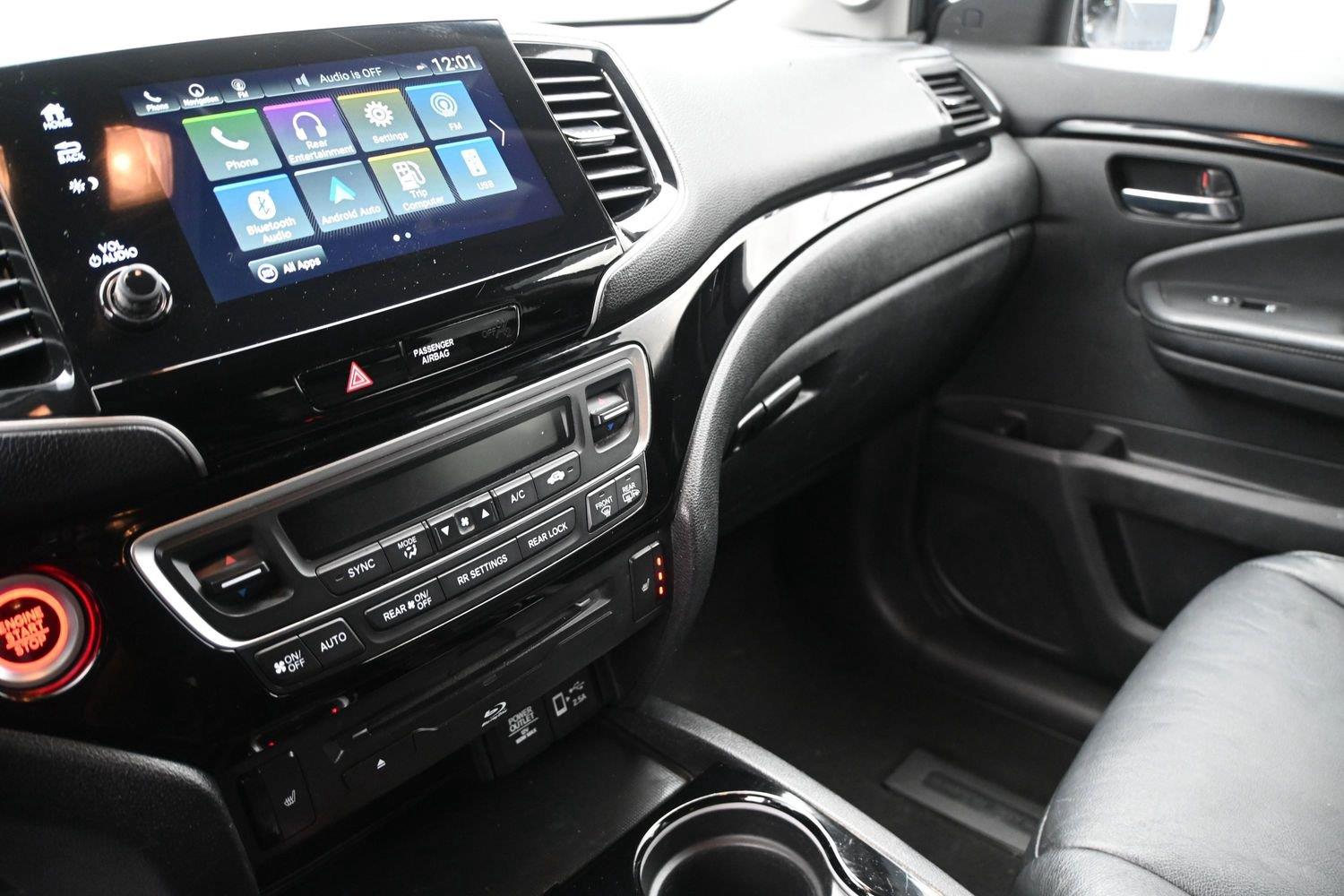 Honda Pilot Touring 7-Passenger - Image 4