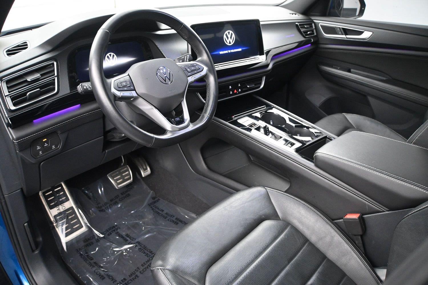 Volkswagen Atlas Cross Sport 2.0T SEL R-Line - Image 2