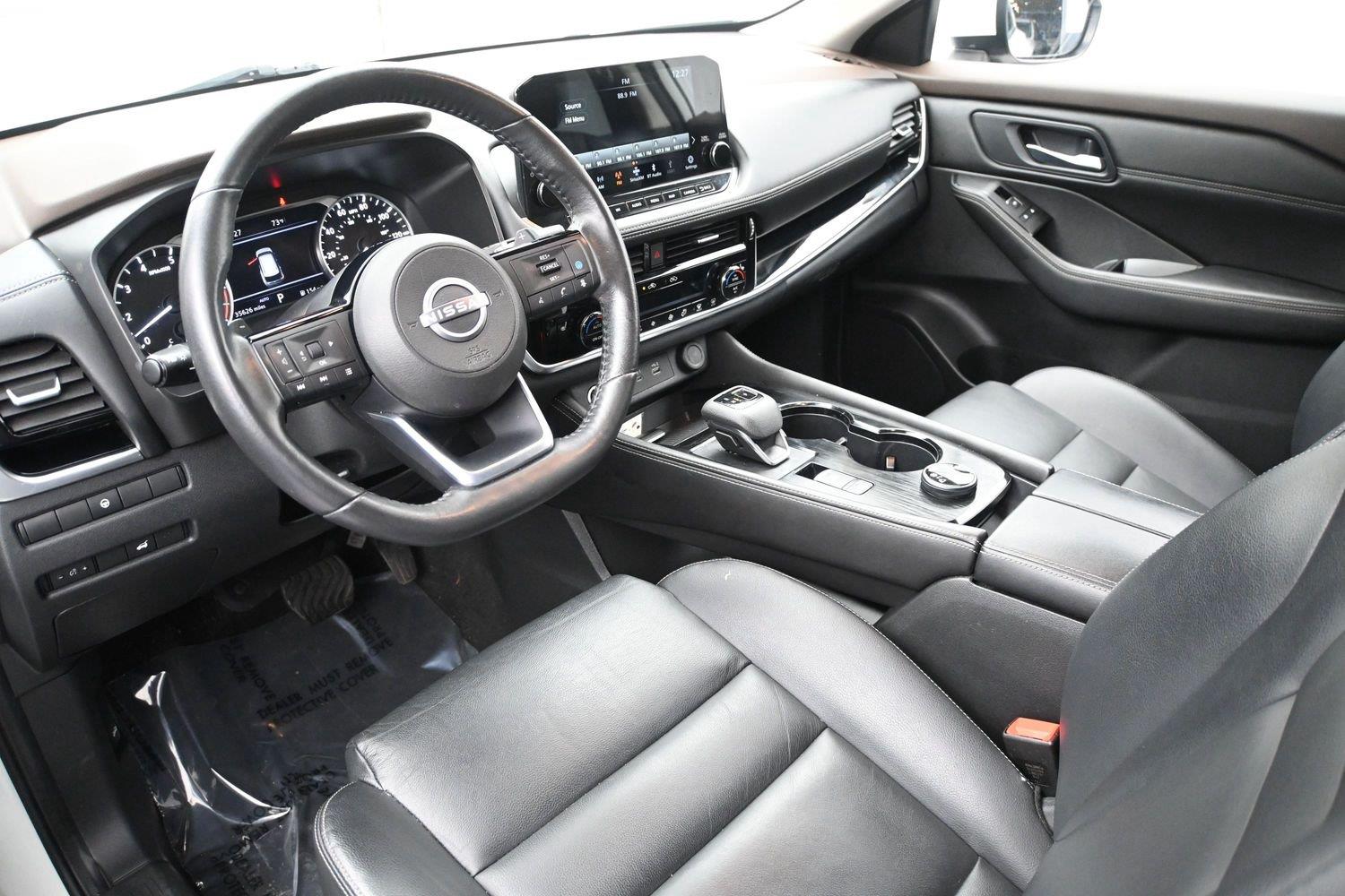Nissan Rogue SL - Image 2