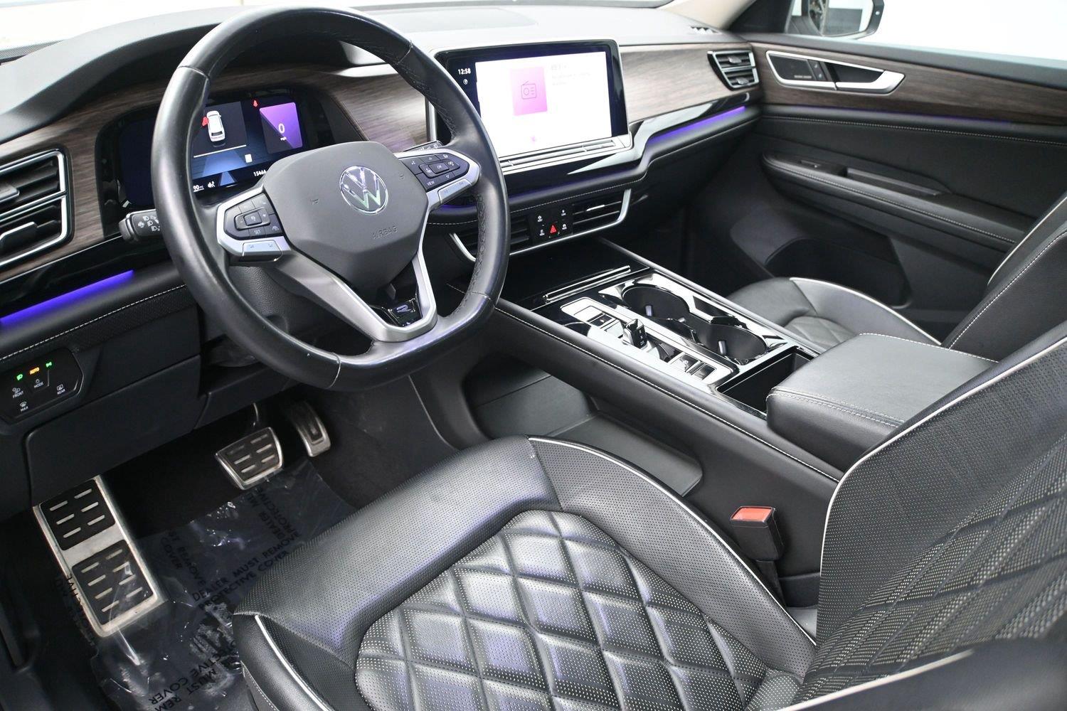 Volkswagen Atlas 2.0T SEL Premium R-Line - Image 2