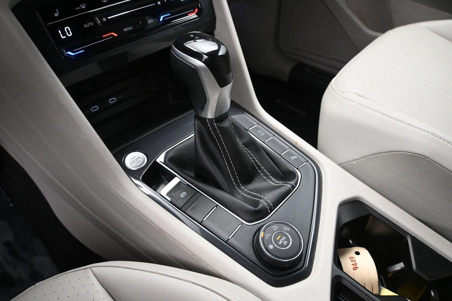 Volkswagen Tiguan SE R-Line Black - Image 5