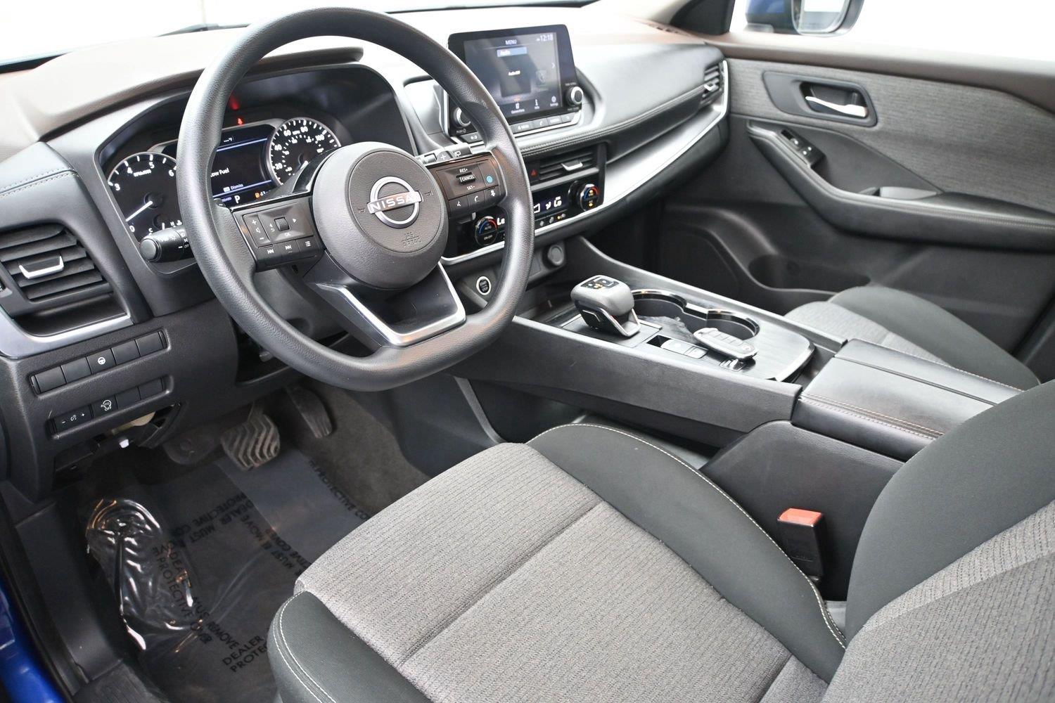 Nissan Rogue SV - Image 2