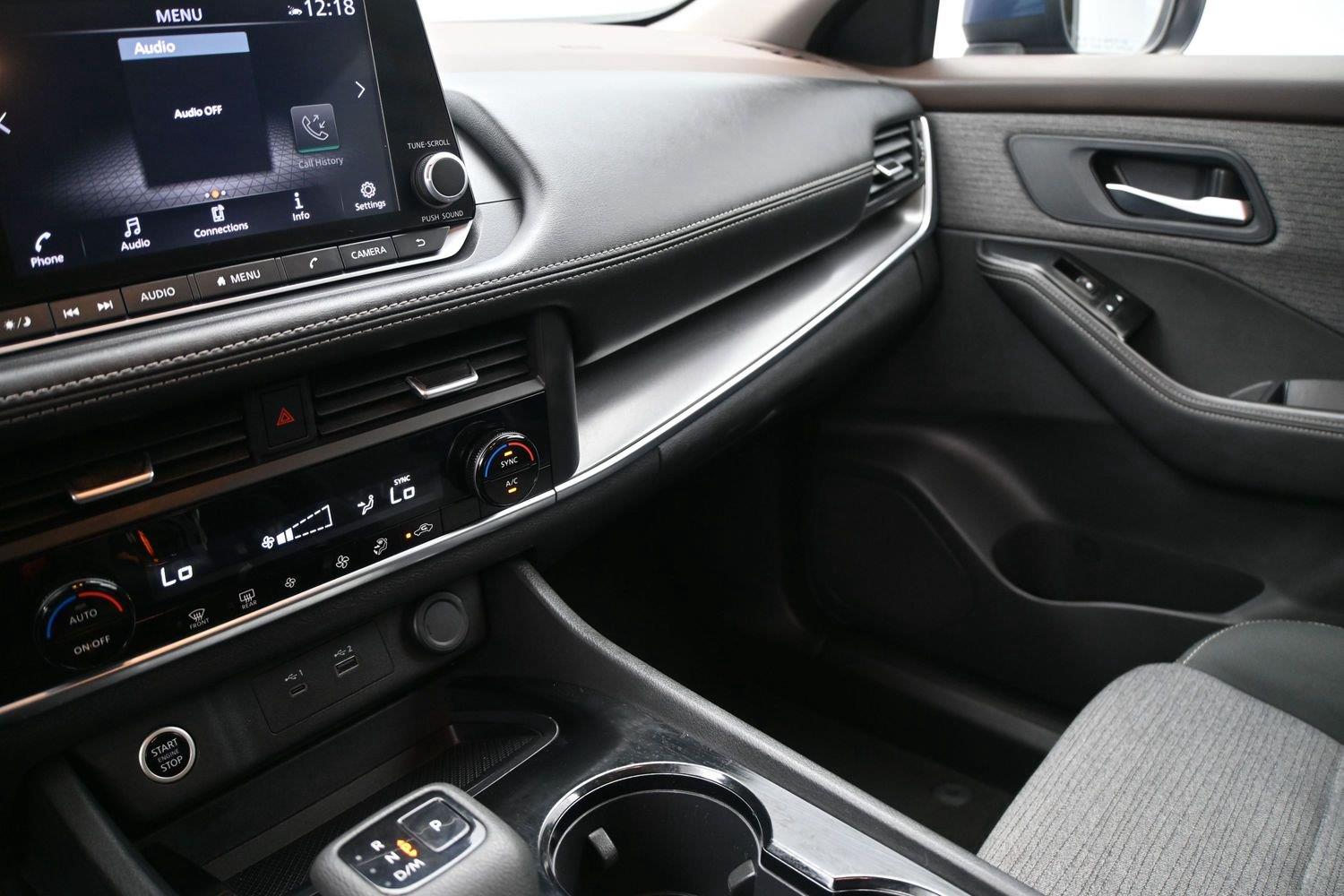 Nissan Rogue SV - Image 4