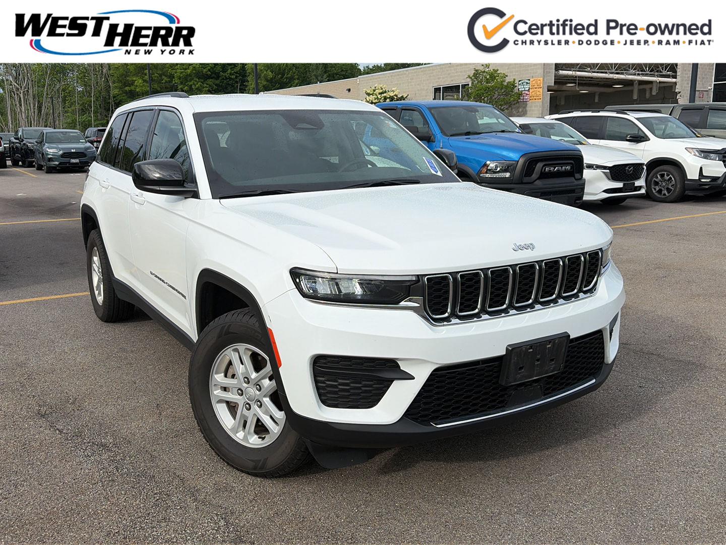 2023 Jeep Grand Cherokee Laredo 4x4