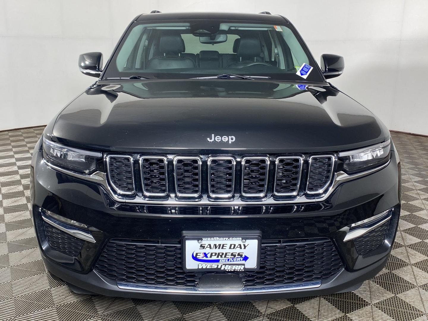 Certified Used 2024 Diamond Black Crystal Pearlcoat Jeep Limited image 24