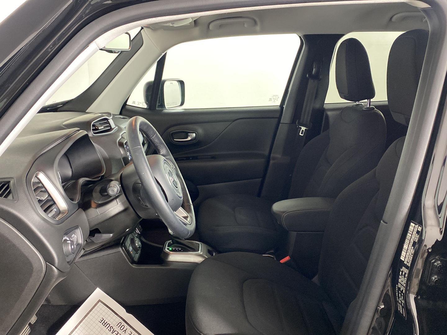 Certified Used 2022 Black Clearcoat Jeep Latitude image 24