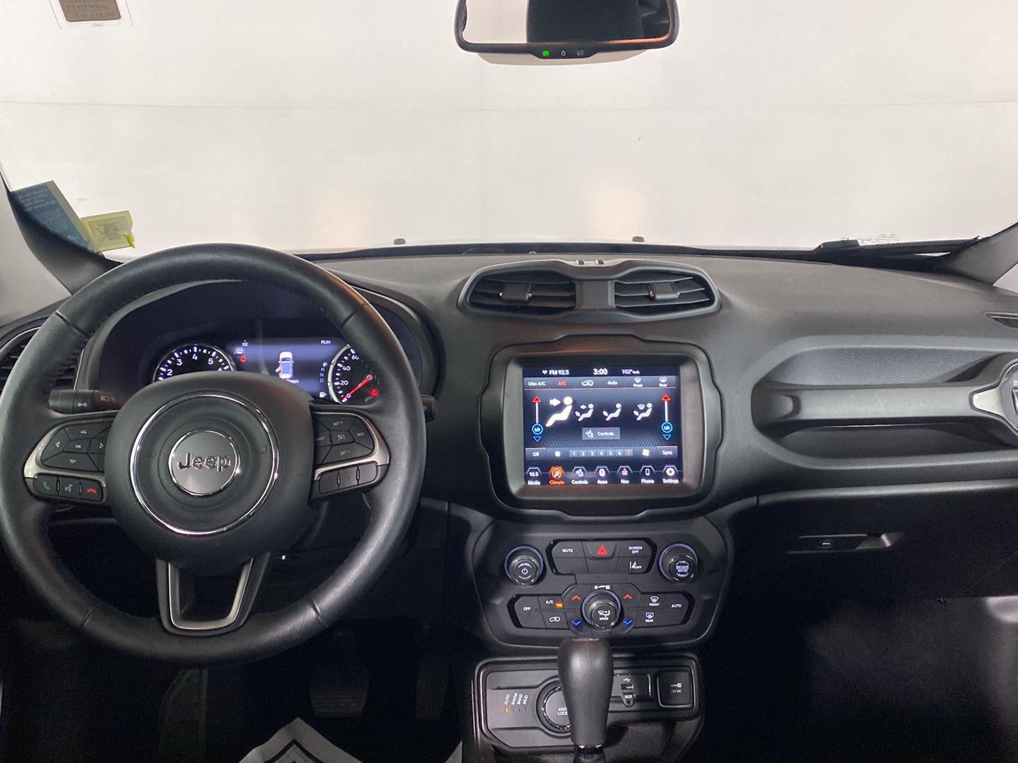 Certified Used 2022 Black Clearcoat Jeep Latitude image 27