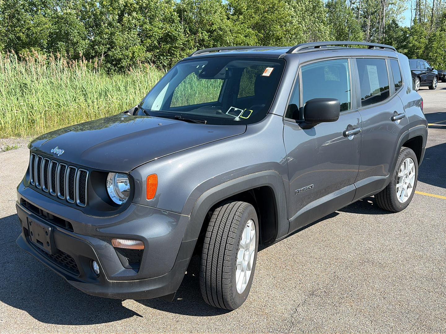 Used 2023 Graphite Gray Jeep Latitude image 4