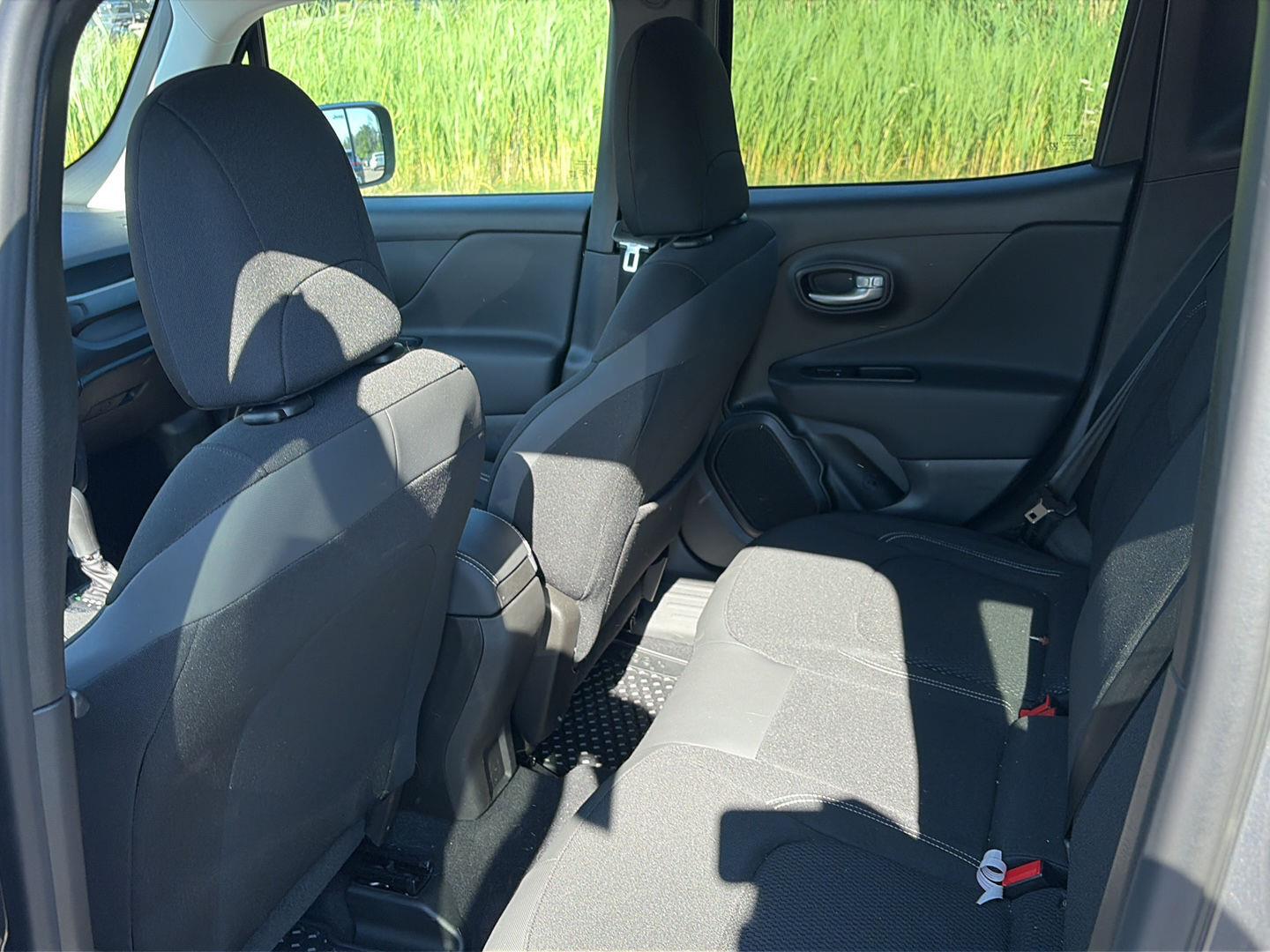 Used 2023 Graphite Gray Jeep Latitude image 15