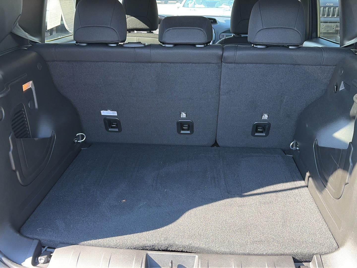 Used 2023 Graphite Gray Jeep Latitude image 16
