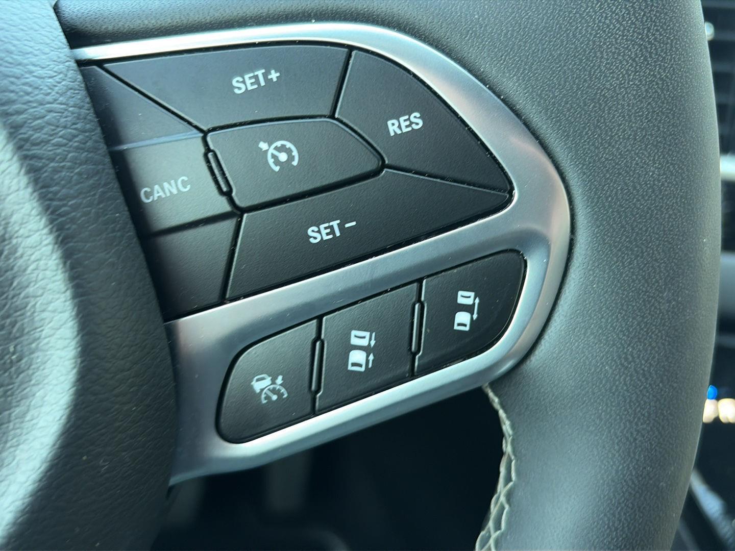 Used 2025 Diamond Black Crystal Pearlcoat Chrysler Select image 16