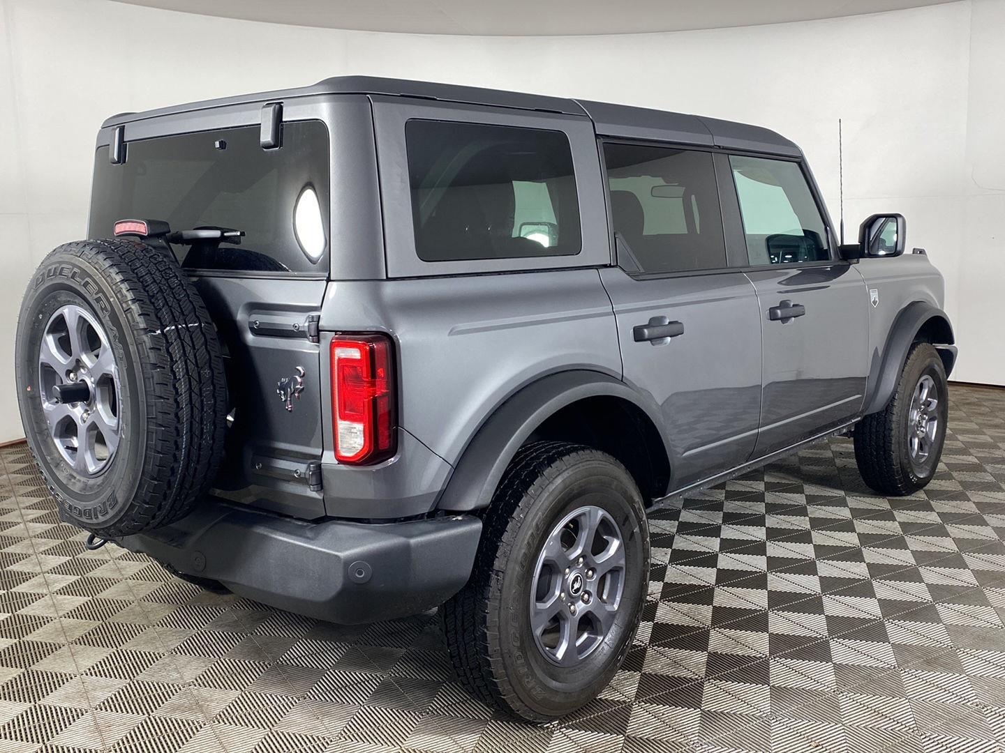 View vehicle photo 3