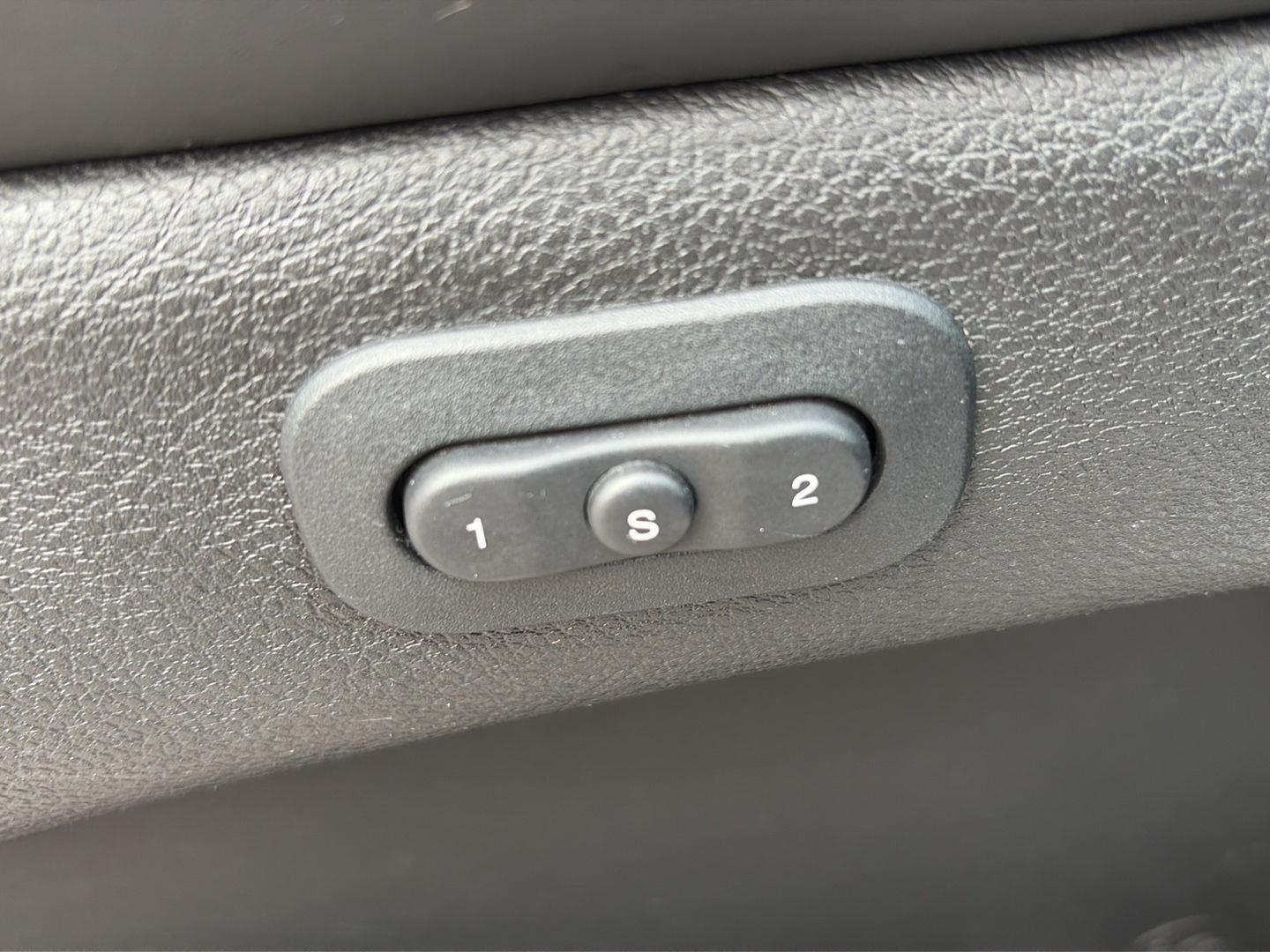 Used 2018 White Knuckle Clearcoat Dodge R/T image 8