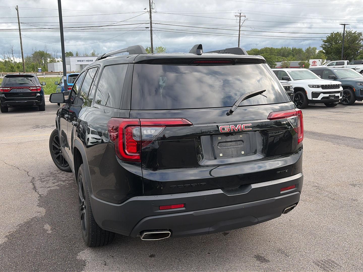 View vehicle photo 3