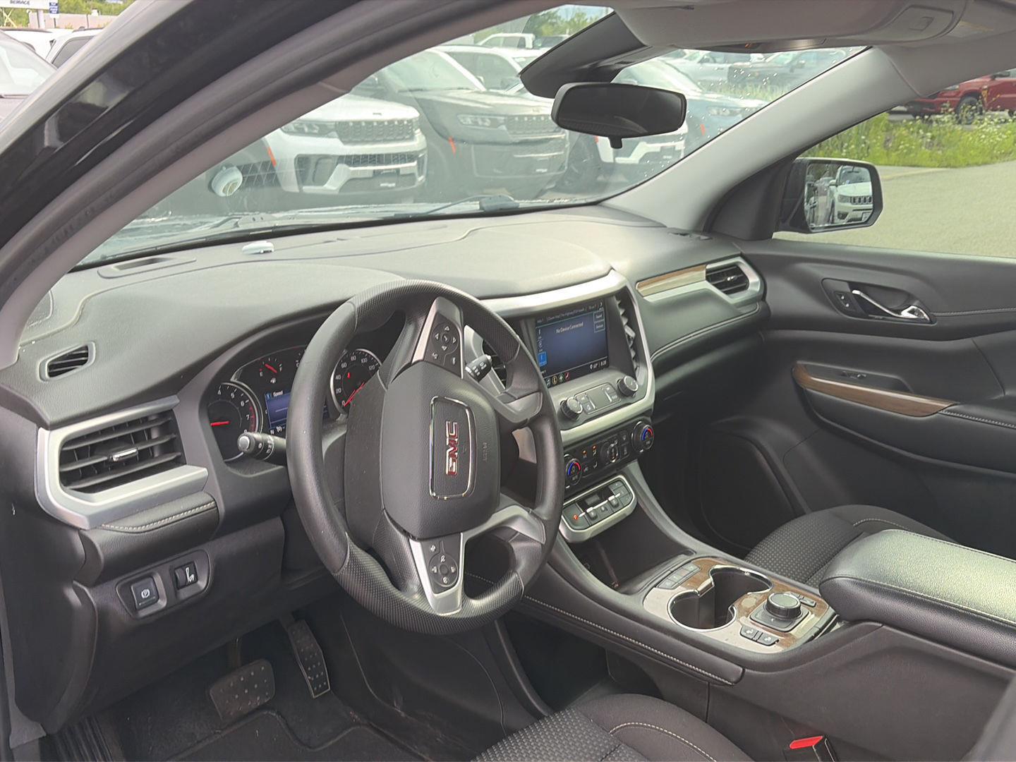 View vehicle photo 5