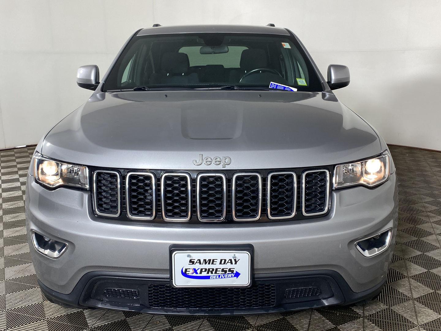 Certified Used 2021 Billet Silver Metallic Clearcoat Jeep Laredo E image 7