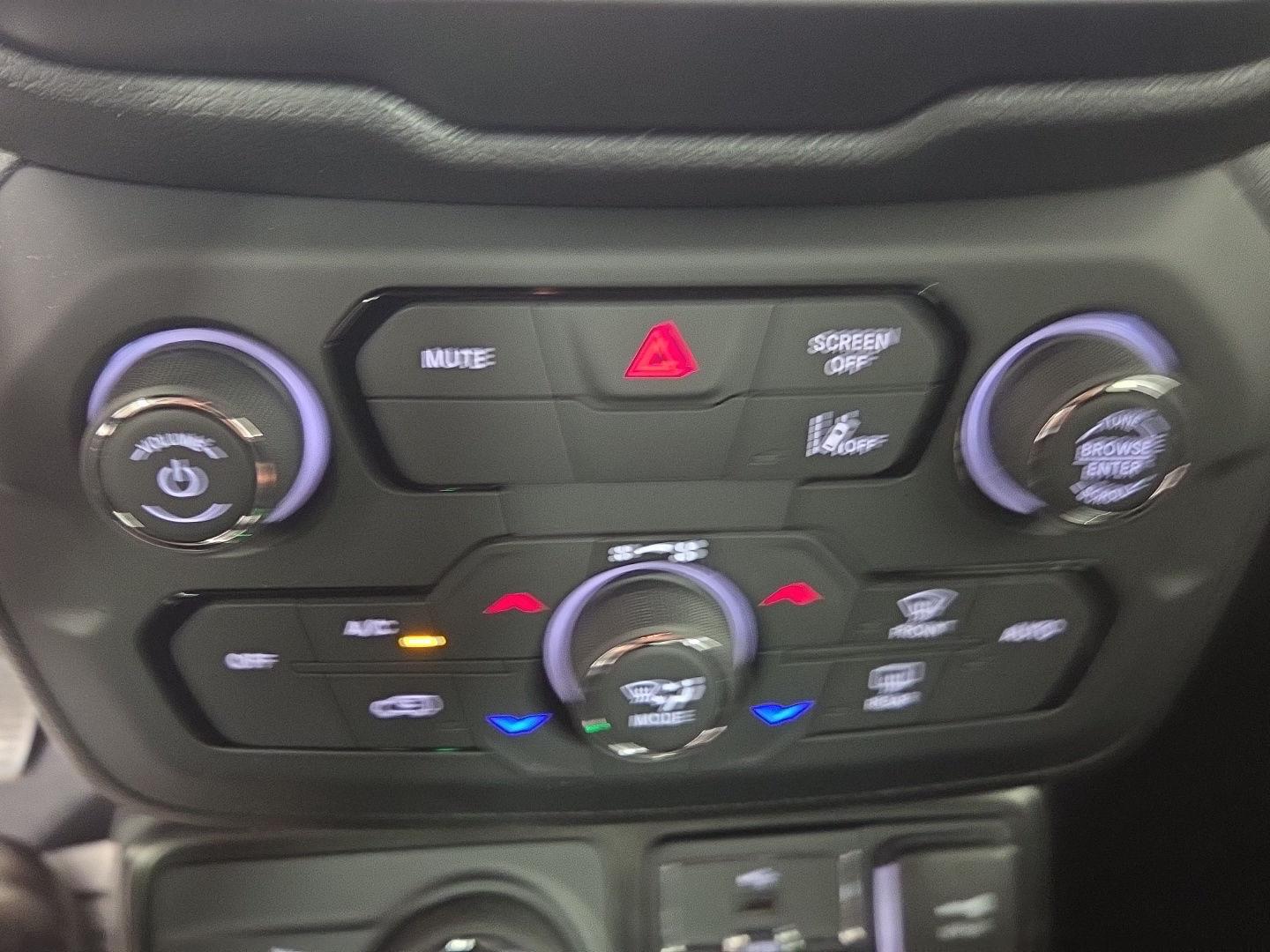 Certified Used 2023 Graphite Gray Jeep Latitude image 11