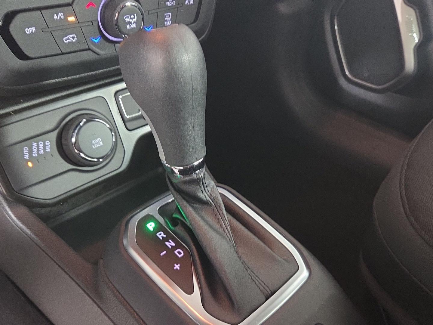 Certified Used 2023 Graphite Gray Jeep Latitude image 13