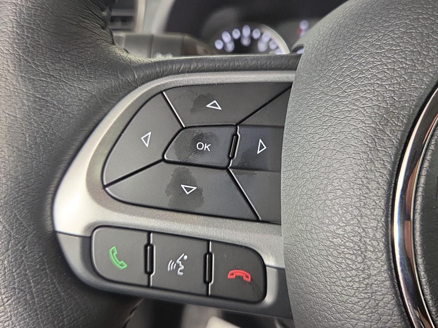 Certified Used 2023 Graphite Gray Jeep Latitude image 19