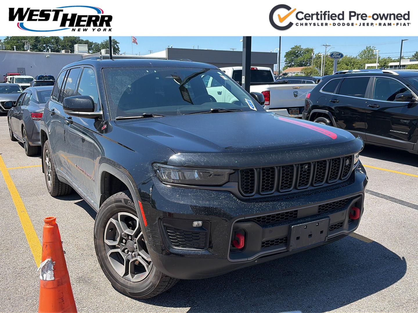 Diamond Black Crystal Pearlcoat 2022 Jeep Grand Cherokee SUV / Crossover Four-Wheel Drive 8-Speed Automatic