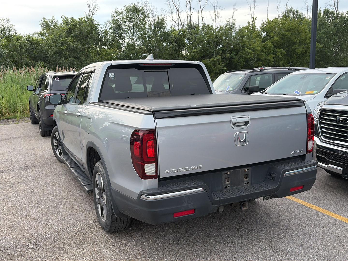 Used 2019 Lunar Silver Metallic Honda RTL image 3