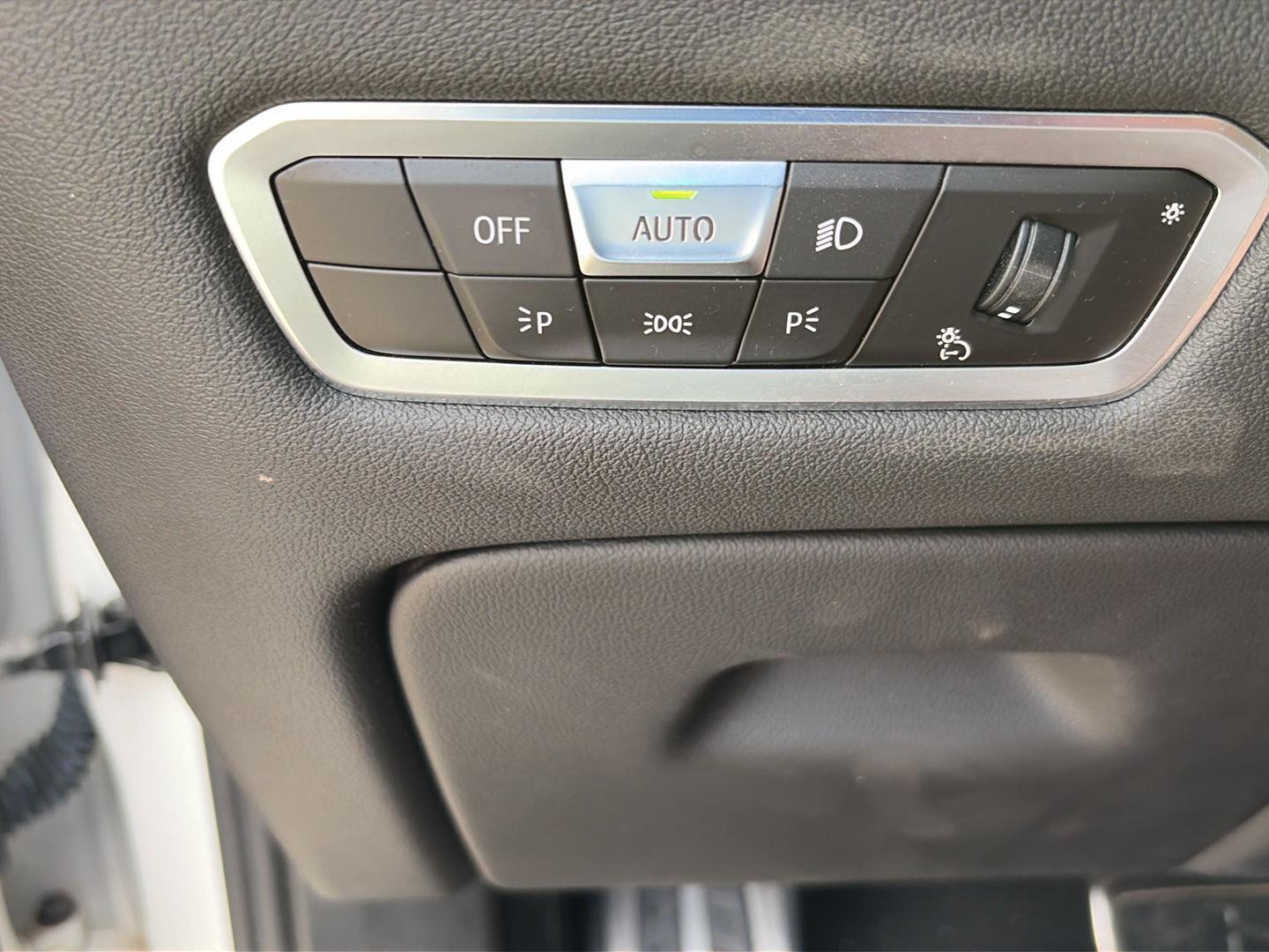 Used 2022 Alpine White BMW xDrive40i image 9