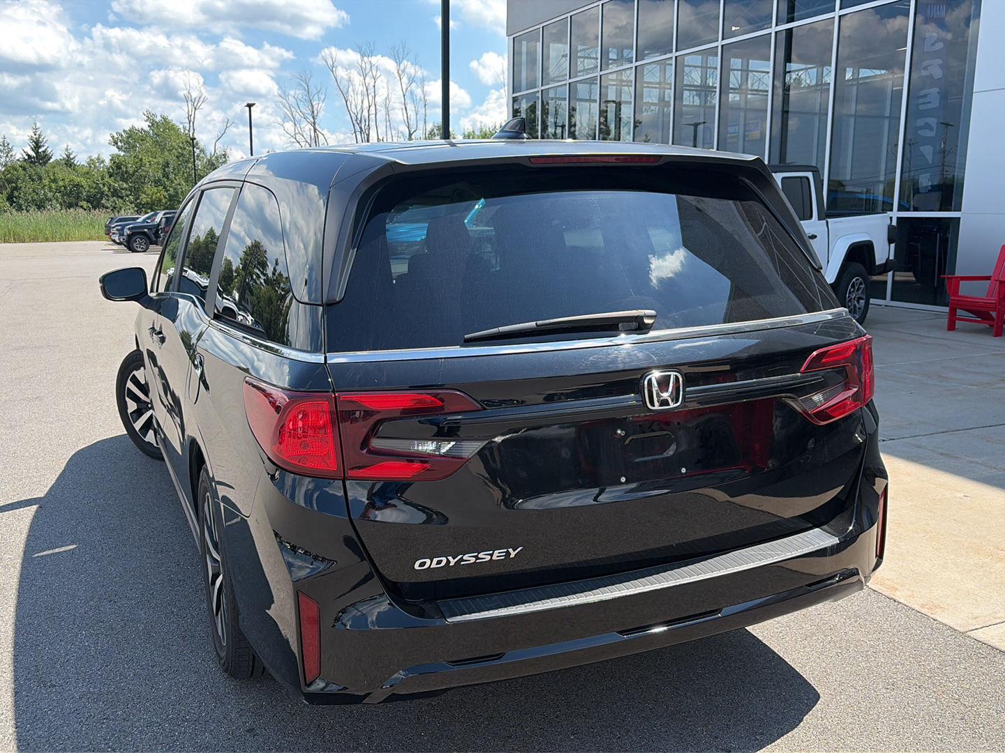 Used 2025  Honda EX-L image 3