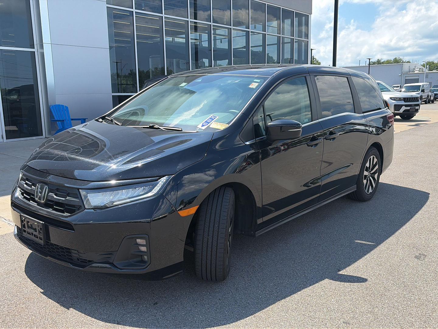 Used 2025  Honda EX-L image 4