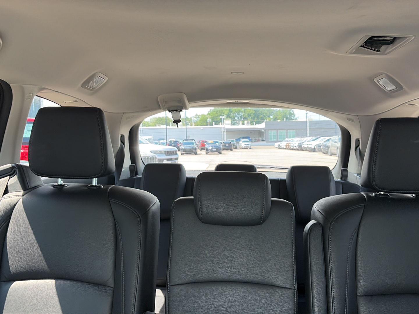 Used 2025  Honda EX-L image 13