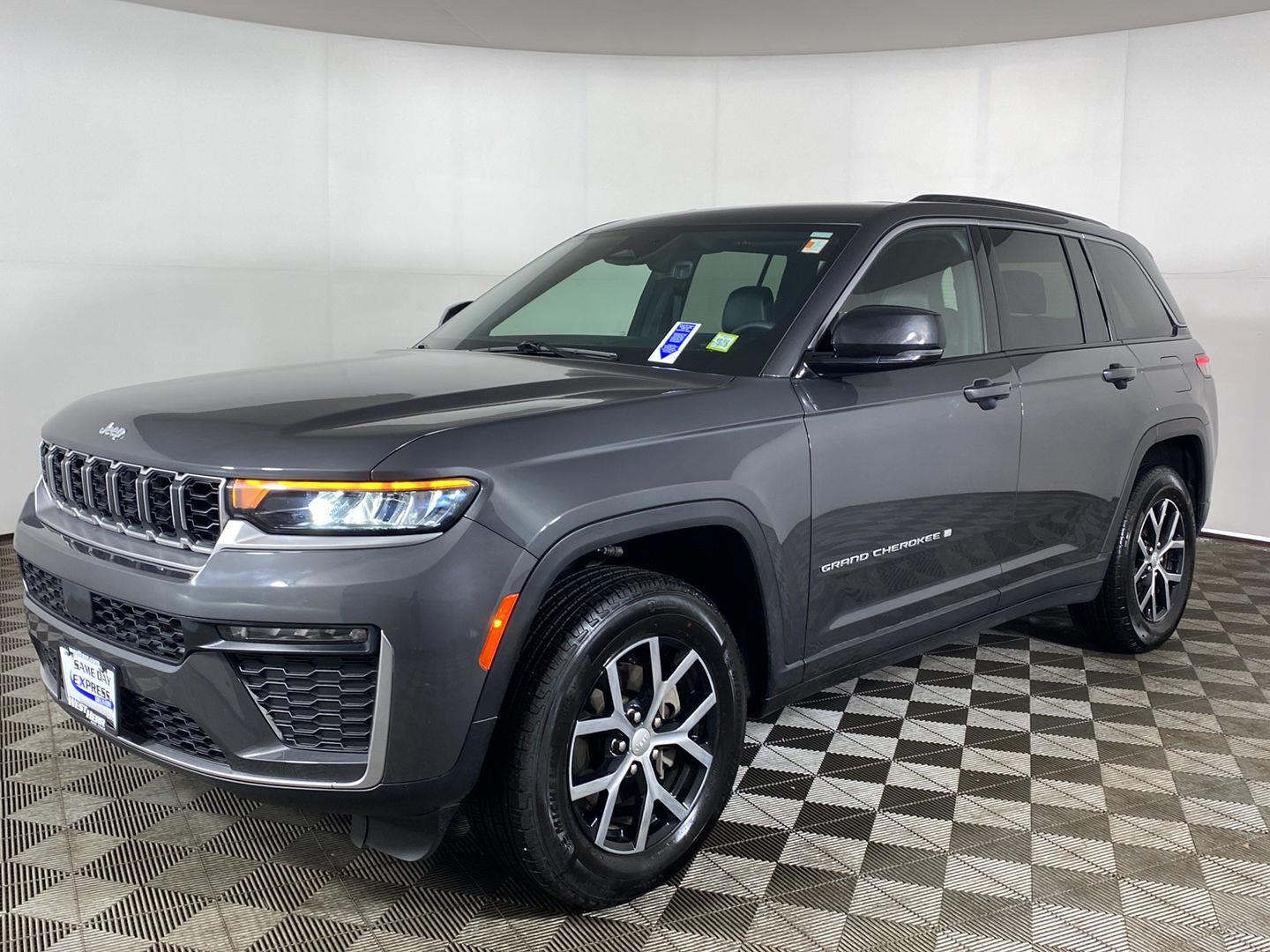 New 2026 Baltic Gray Metallic Clearcoat Jeep Limited image 2