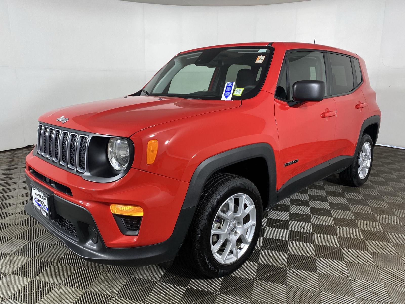 Certified Used 2023 Colorado Red Clearcoat Jeep Latitude image 3