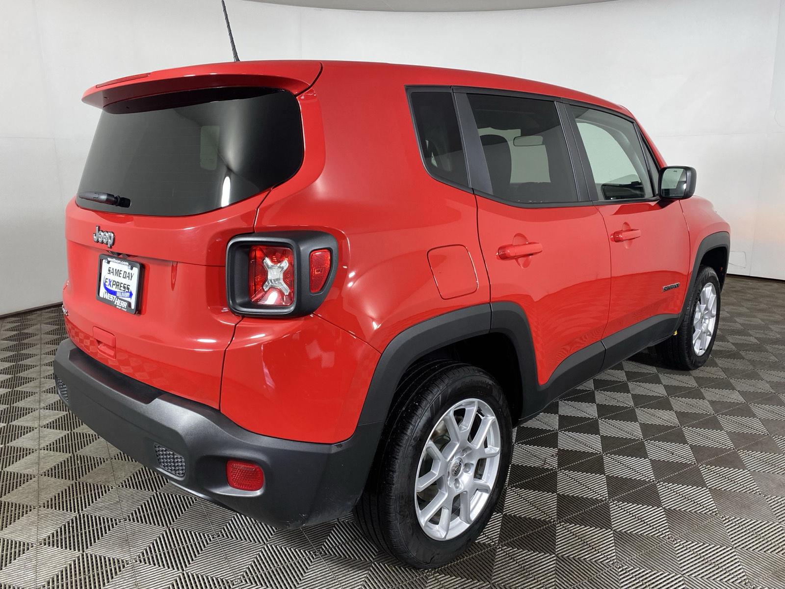 Certified Used 2023 Colorado Red Clearcoat Jeep Latitude image 7
