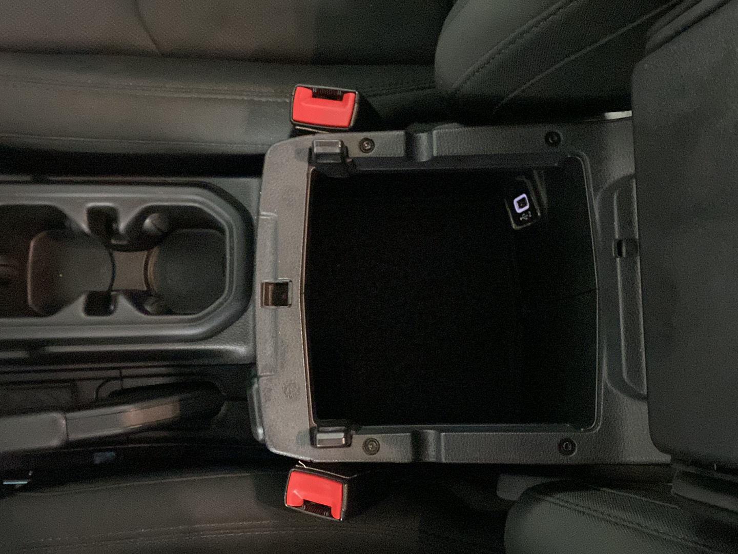 Used 2019 Bikini Pearlcoat Jeep Sport S image 15