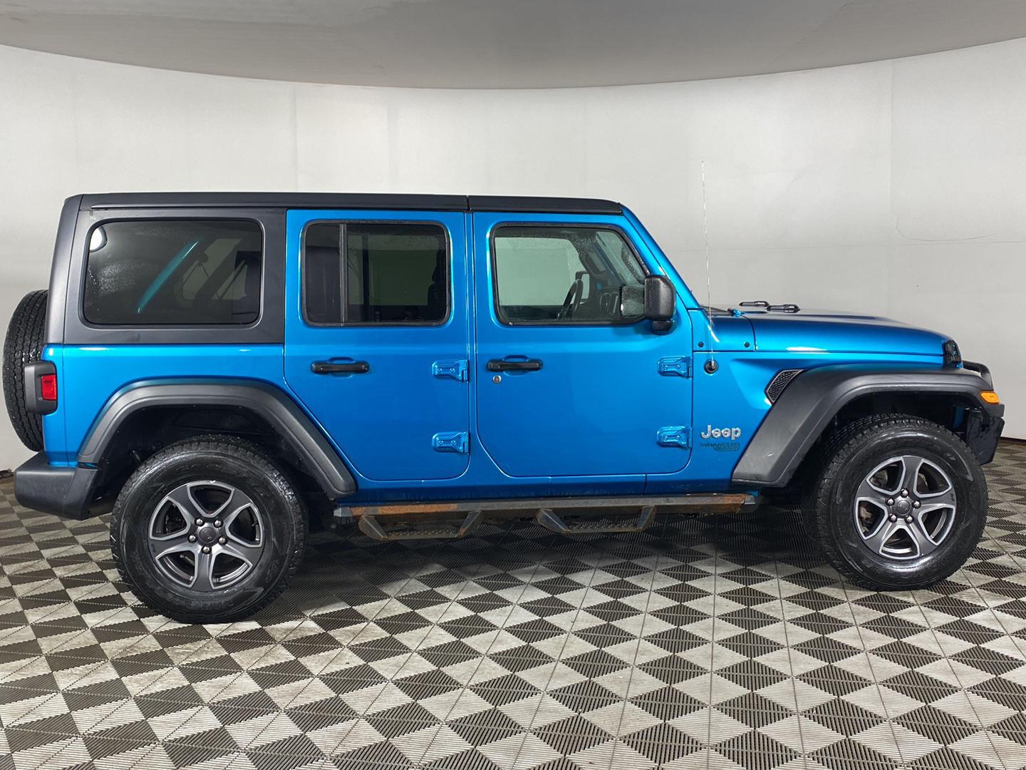 View vehicle photo 5