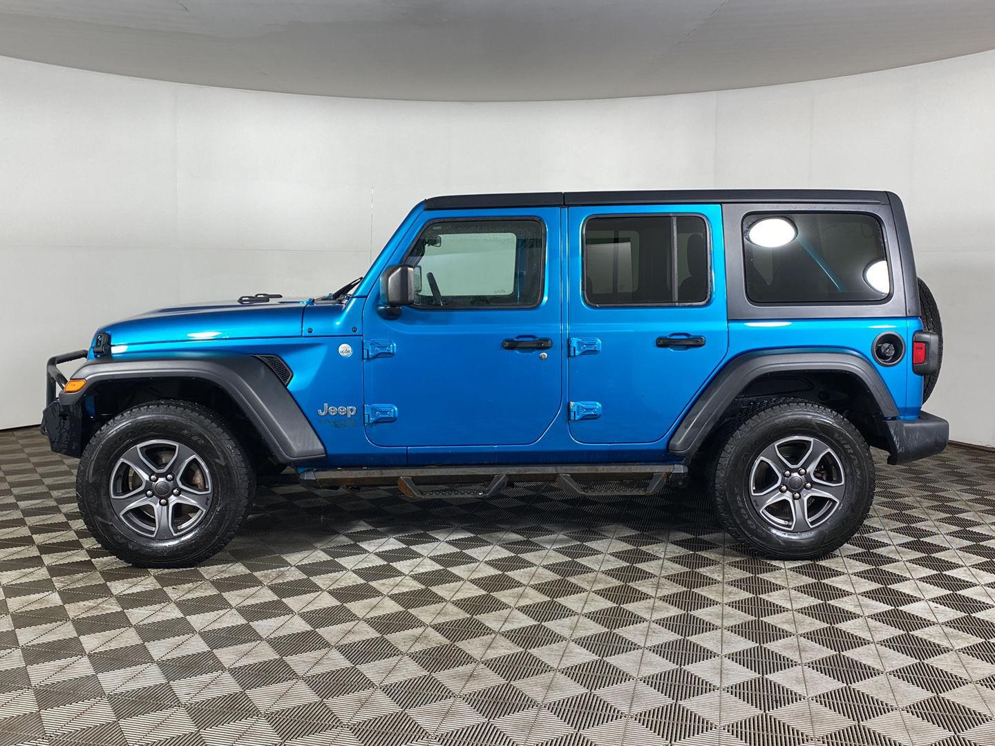 View vehicle photo 6